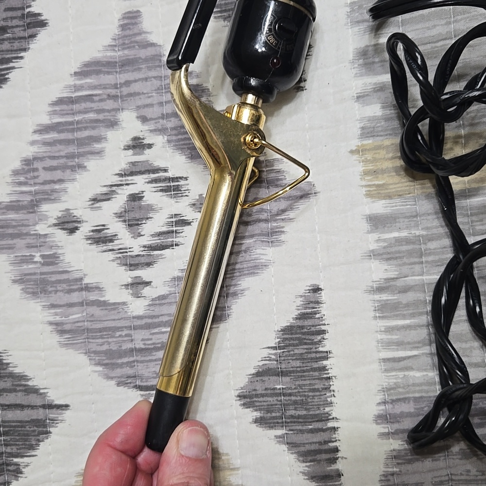 Curling Iron - Picture 2 of 7